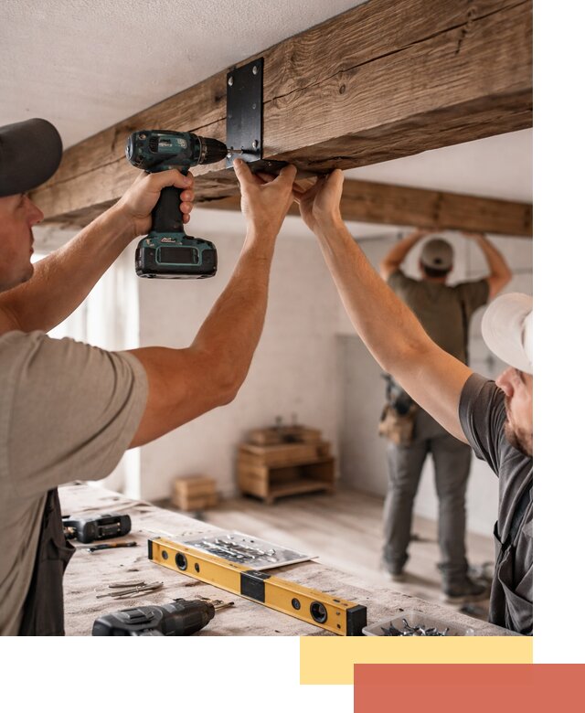 Монтаж декоративных потолочных балок в клине